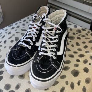 ⭐️SOLD⭐️High top platform vans